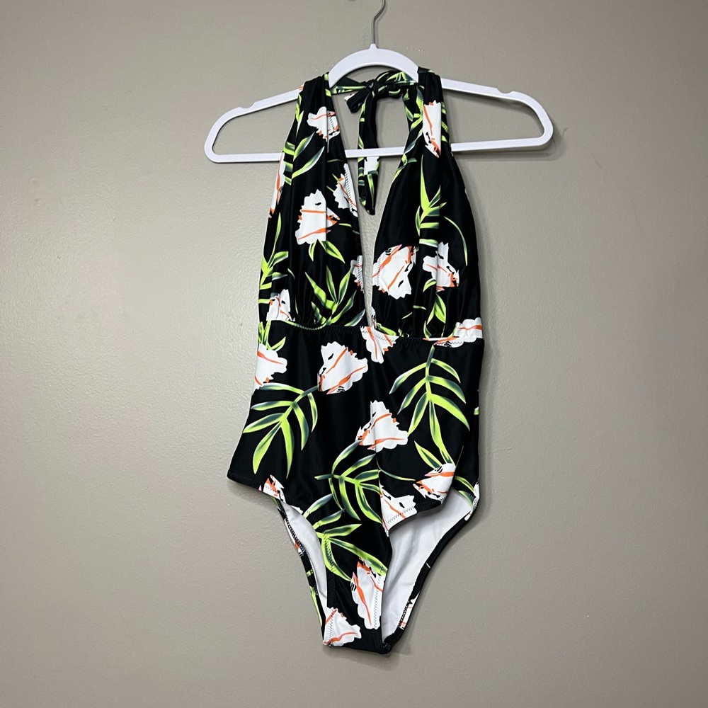 NWT Cupshe Deep V Halter Tie Neck Floral Print One Piece Swim Suit